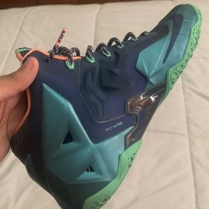 Lebron 11 Akron VS Miami